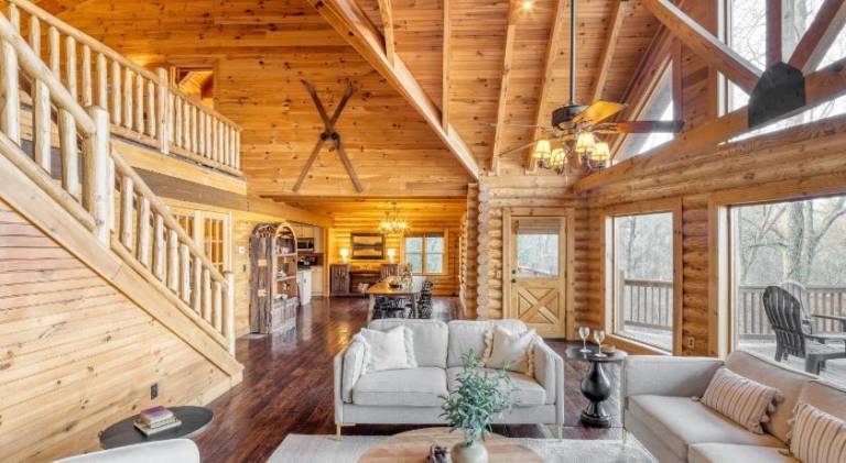 Vacation home with hot tub | Pets are welcome — photo 3