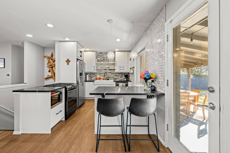 House with grill, fast internet & patio | Perfect for remote work — photo 5