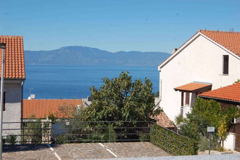 Holiday apartment with terrace and sea view — photo 2