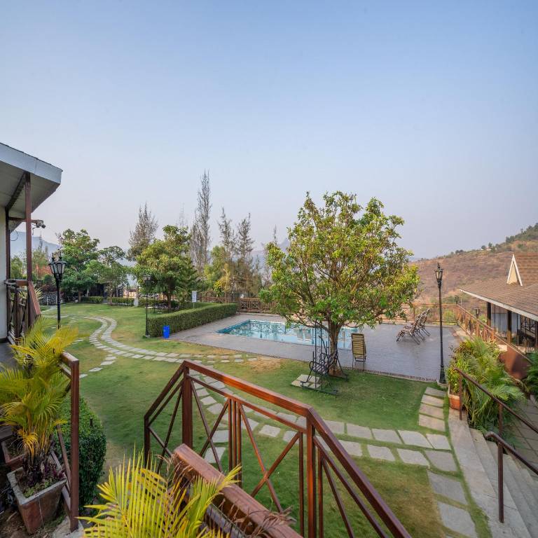 Green Velvet Resort Near Pawna Lake