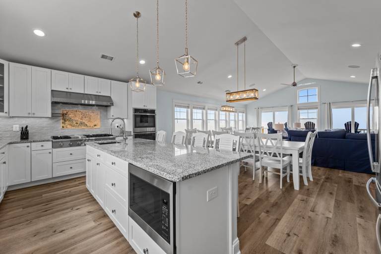 Soundfront home, shallow water, private pool, hot tub, windsurfing access — photo 5