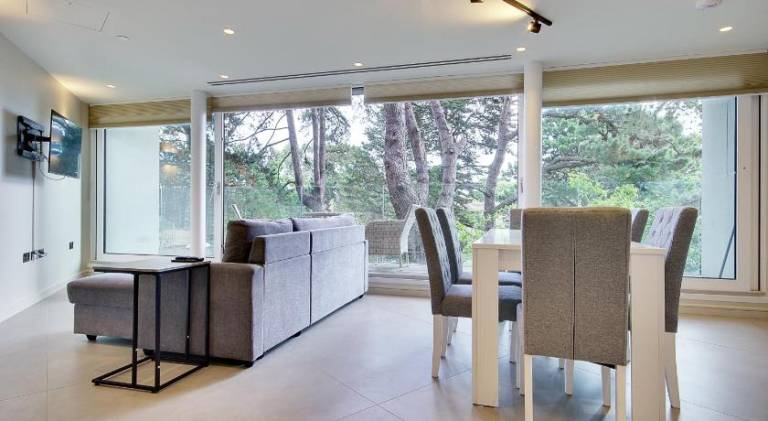 Apartment with 2 rooms for 5 persons — photo 4