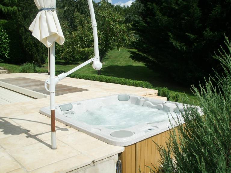 Gite with heated pool, BBQ & garden | Pets allowed — photo 3