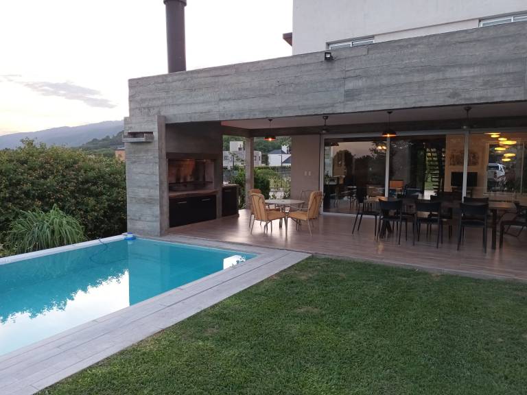 Casa Yerba Buena