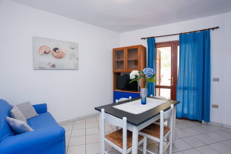 Holiday Home "Mirtagru Appartamento Dell'Oleandro" with Garden, 2 Private Terraces & Wi-Fi — photo 4