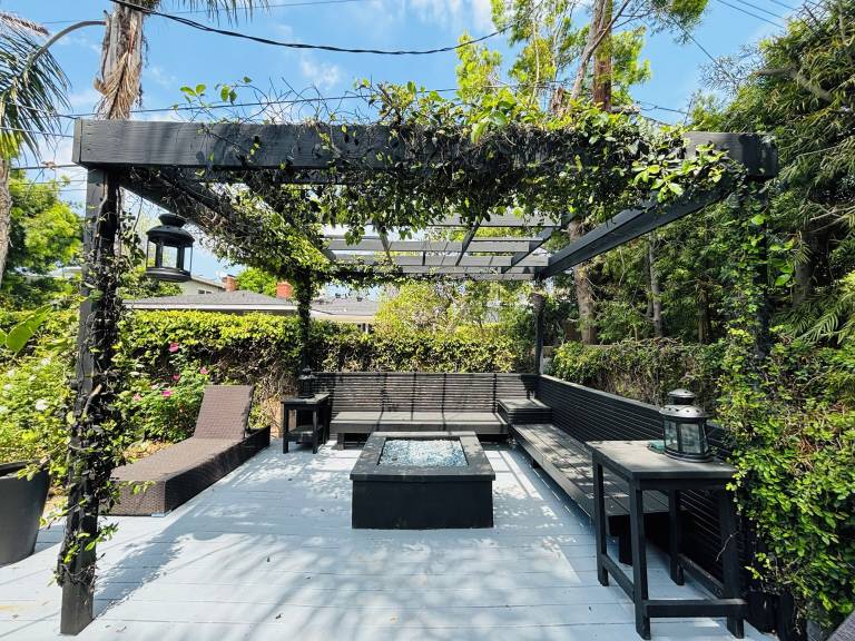 Villa  Tarzana