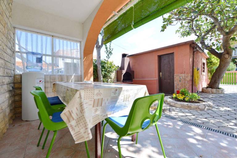Apartment with terrace & garden — photo 3