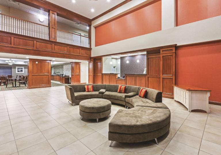 La Quinta Inn & Suites by Wyndham Longview North — photo 3