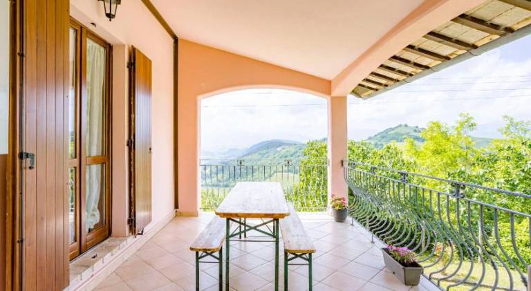 Villa with barbeque, terrace & private pool — photo 4