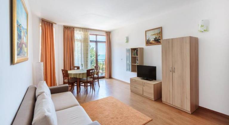 Holiday apartment with terrace, pool & barbeque | Good for workation | Pets allowed — photo 2