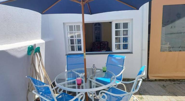 Charming vacation home | Close to the beach | Pet-friendly in Sao Jose