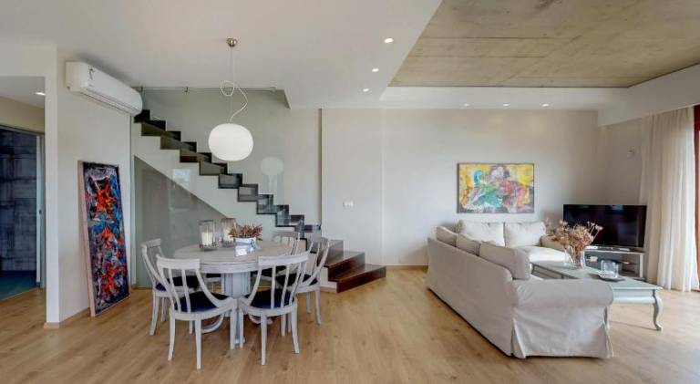 Villa with yard, pool & patio | Dogs allowed — photo 3