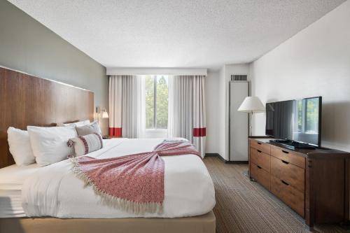 Serviced apartment with terrace | Pet-friendly in Charlotte, NC