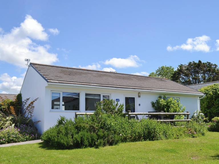 Cottage Constantine Bay