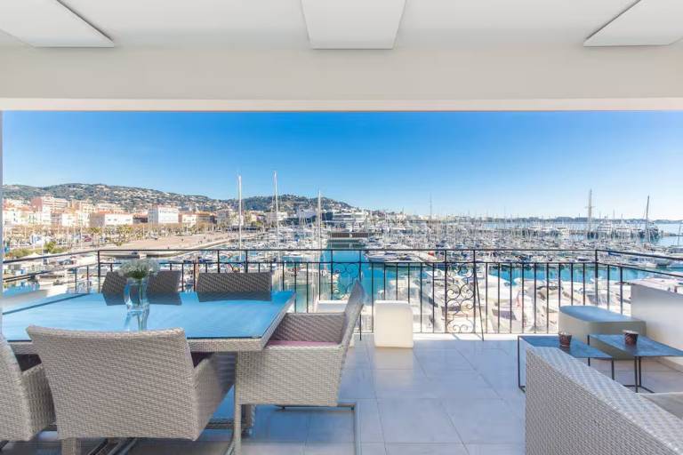Fully equipped ample apartment with terrace & yard | Close to the beach | Pet-friendly — photo 2