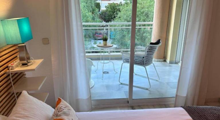 Villa with yard, terrace & private pool | Perfect for remote work — photo 2