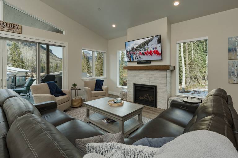 Brand new townhome across from Purgatory - Hot Tub/Views/Arcade Game/Shuttle — photo 3