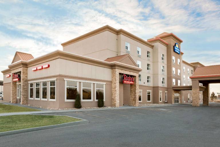 Days Inn & Suites by Wyndham Edmonton Airport in Leduc, AB
