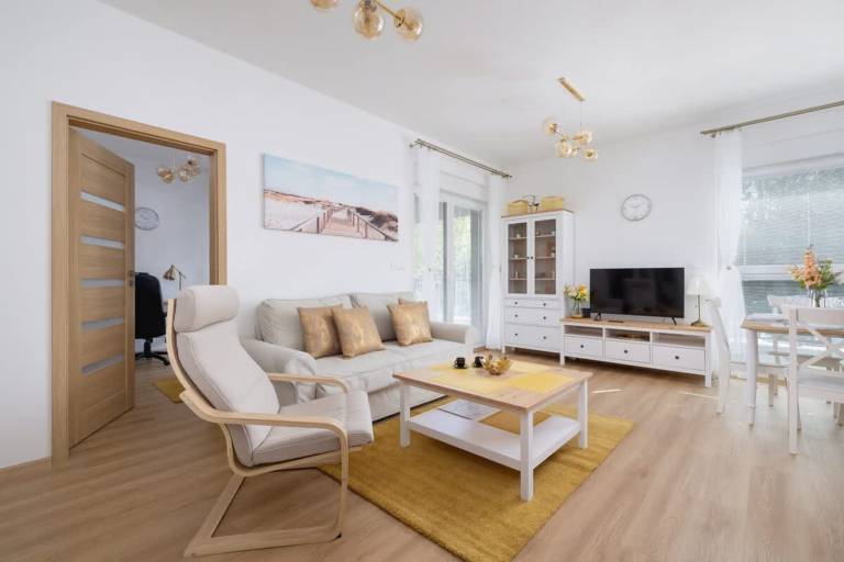 Apartment with fast internet & terrace — photo 2