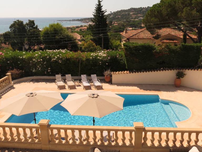 Villa with private pool & barbecue — photo 2