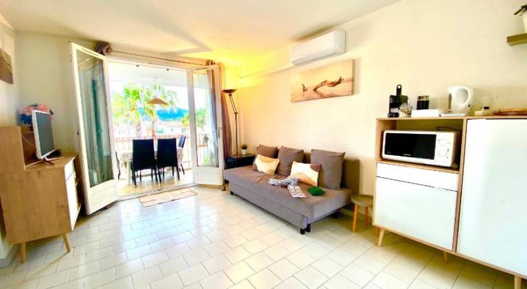 Holiday apartment with pool — photo 2