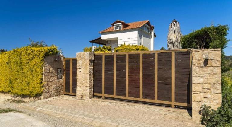 Villa with 4 rooms for 8 persons in Pylos-Nestoras