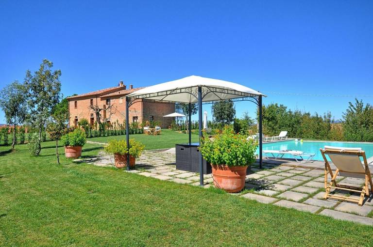 Holiday apartment with barbeque in Arezzo