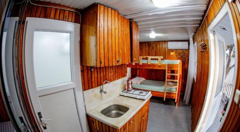 Serviced apartment with patio, BBQ & garden | Next to the beach | Pet-friendly — photo 2