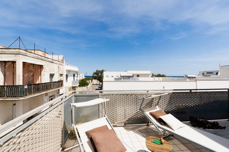 Holiday apartment with barbeque & patio — photo 4