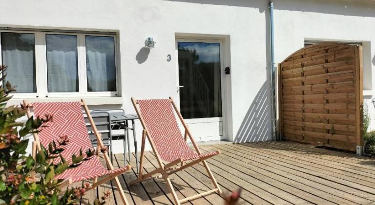Apartment with terrace & yard — photo 5