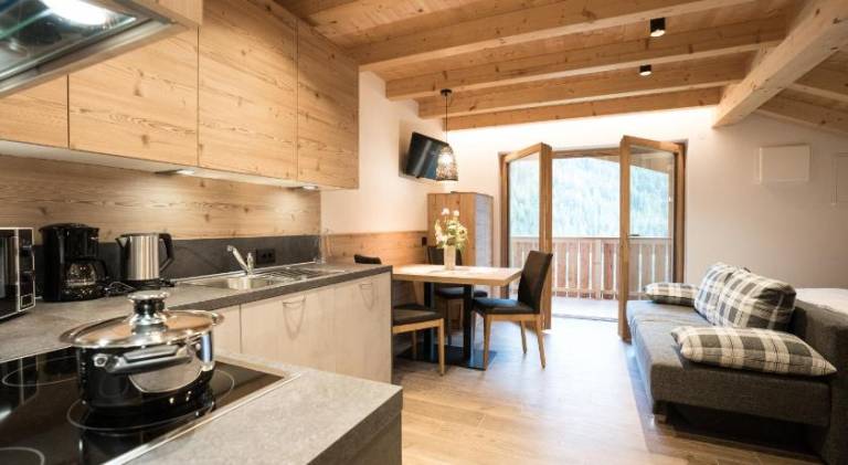 Rental apartment with yard & terrace — photo 4
