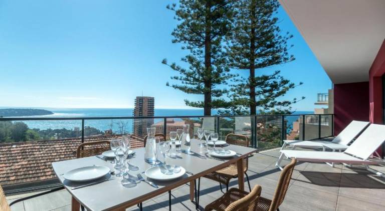 Holiday apartment with pool in Menton