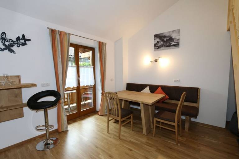 Apartment with pool — photo 3