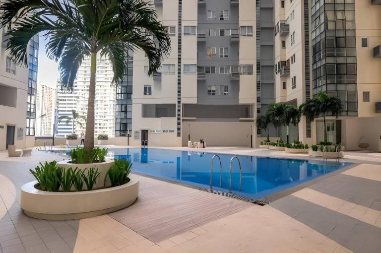 SMTH Suites at Fort Victoria BGC - Yellow One — photo 3