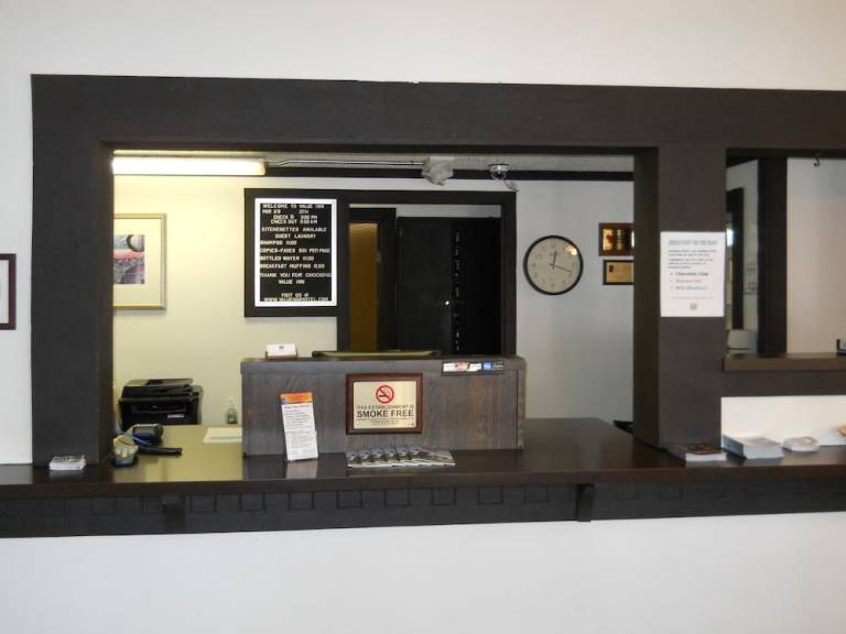 Value Inn Motel - Milwaukee Airport South — photo 2