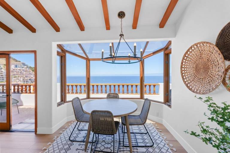 Condo Avalon