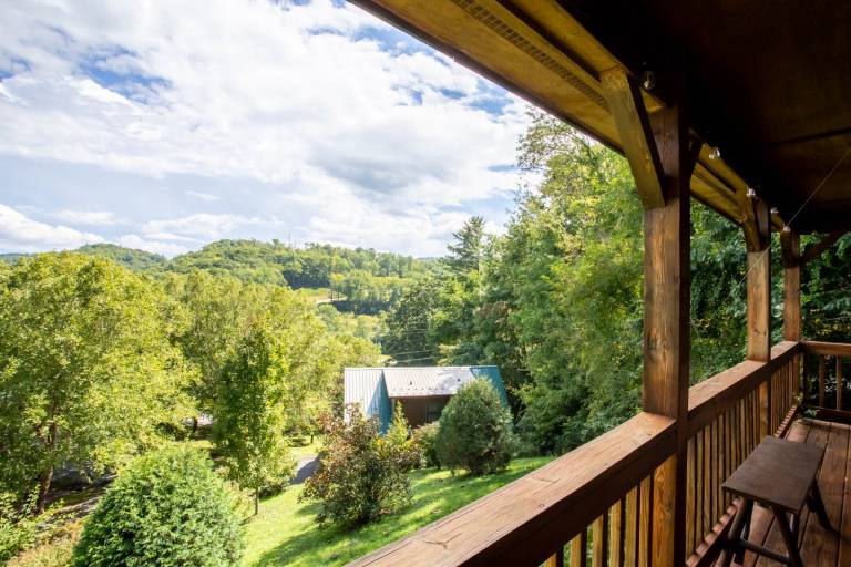 Delightful Cabin near Blue Ridge Mountains — photo 3