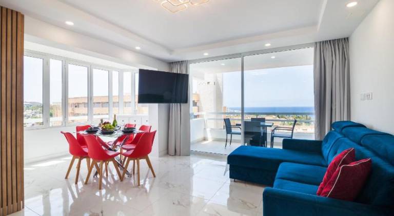 Beautiful apartment with private pool & patio | Beach nearby | Pets are welcome in Adeje