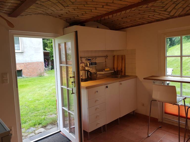 Vacation home with garden, terrace & grill — photo 4