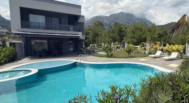 Fully equipped villa with barbeque, private pool & yard | Suitable for remote work | Pets are welcome in Kemer