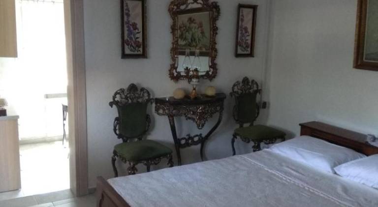 Vacation home with garden, barbeque & patio — photo 2
