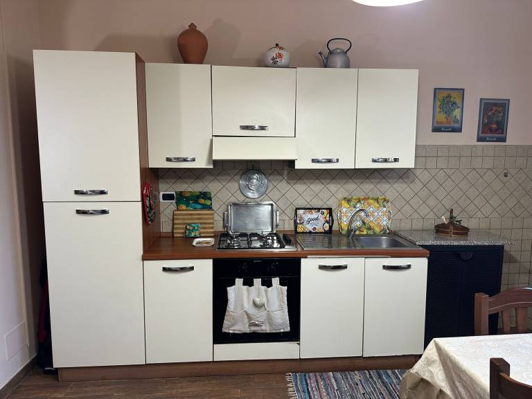 Family-friendly nice rental apartment with patio, garden & barbeque | Garden view | Pets allowed — photo 5