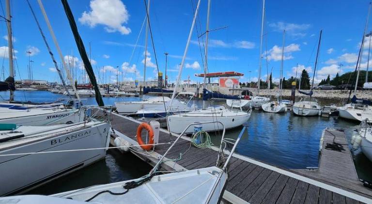 Wonderful boat | Next to Jerónimos Monastery | Pets are welcome — photo 3