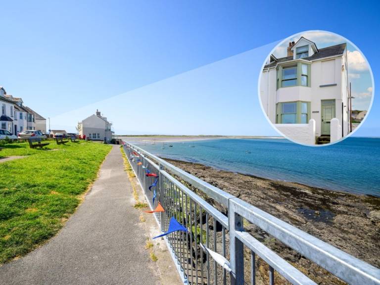 Cottage with terrace | Water view in Bideford