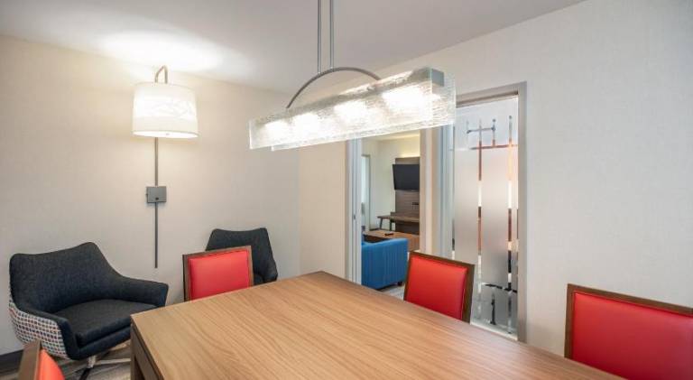 Holiday Inn Express Hotel & Suites Medicine Hat Transcanada Hwy 1 By IHG — photo 5