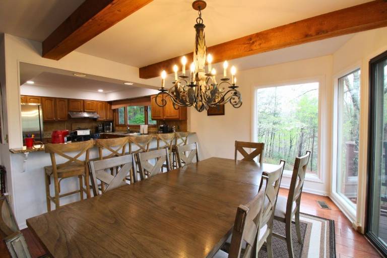Vacation home with BBQ, jacuzzi & pool — photo 5