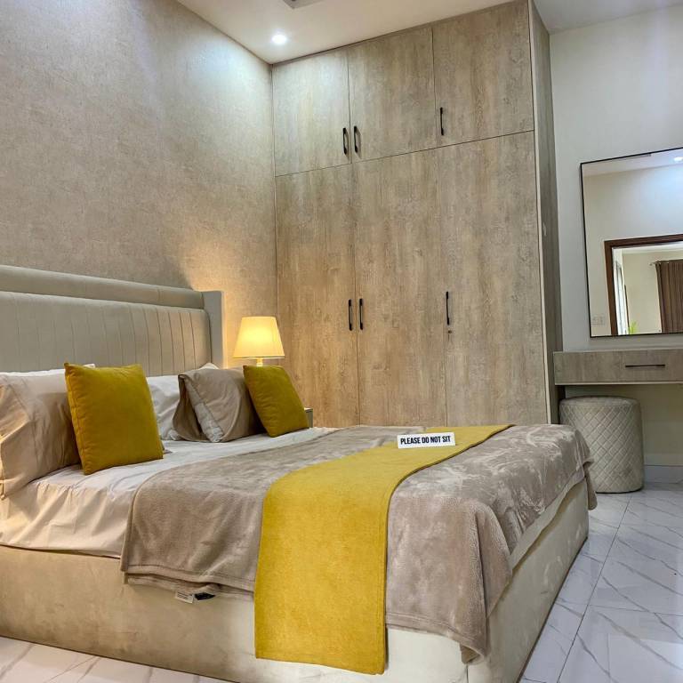 140 m&sup2; Apartment mit Hotelservice