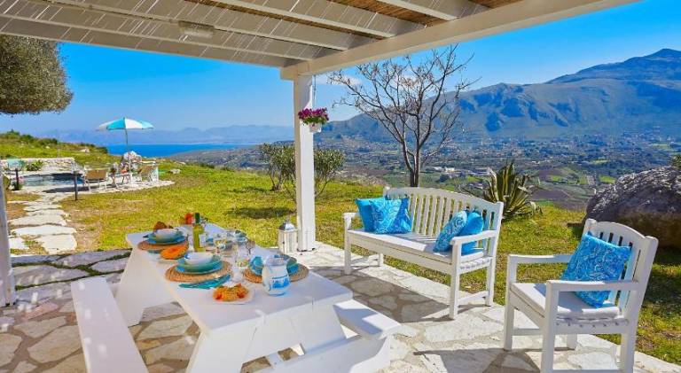 Lovely villa with pool | Pets are welcome — photo 2