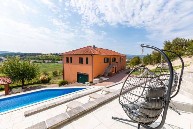 Apartman  Brnaze