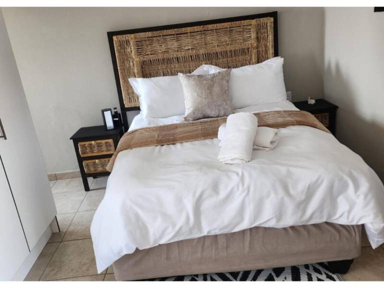 Khutsong Apartmentss